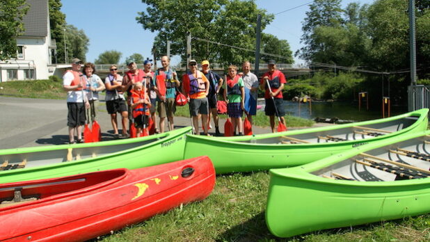 Vor dem Start auf dem Platz des SKC - Foto: Klaus Peters