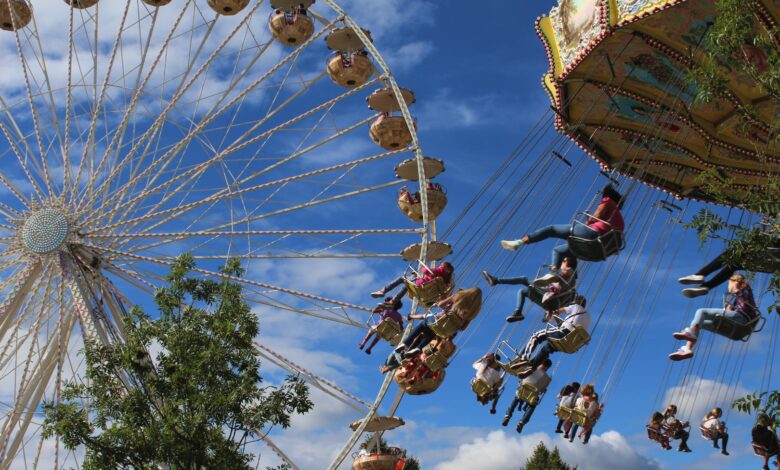 Am Samstag war richtiges Kirmeswetter - da machten alle Fahrgeschäfte Spaß. Foto: Sven Oliver Rüsche (sor)