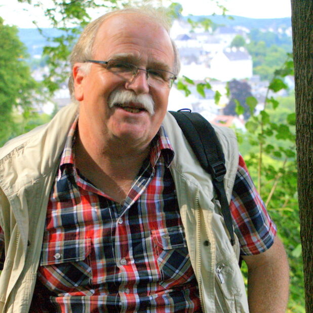 Der SGV-Wanderführer der Feierabendwanderungen, Karl-Heinz Schuster (Foto: Klaus Peters).