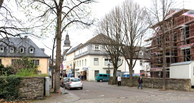 In Attendorn kommt es innerstädtisch in der Nähe des Hallenbades zu Verkehrsbehinderungen im Bereich Am Wassertor/Südwall/Ostwall (Foto: Hansestadt Attendorn).
