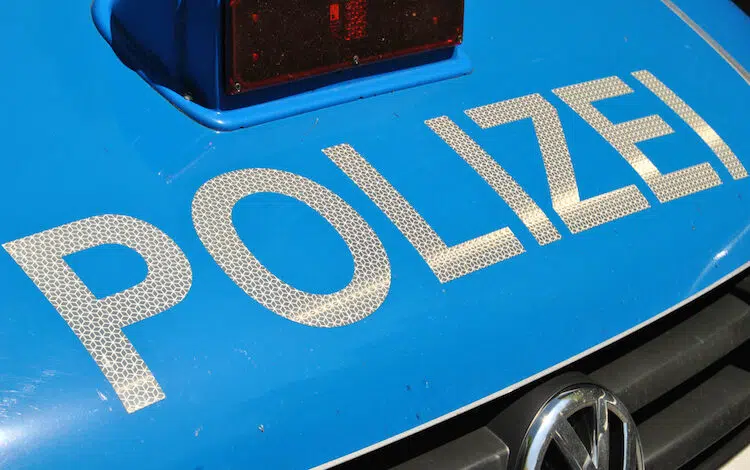 2015-12-28-Polizei-Jugendliche-Autofahrerin-Ladendiebstahl