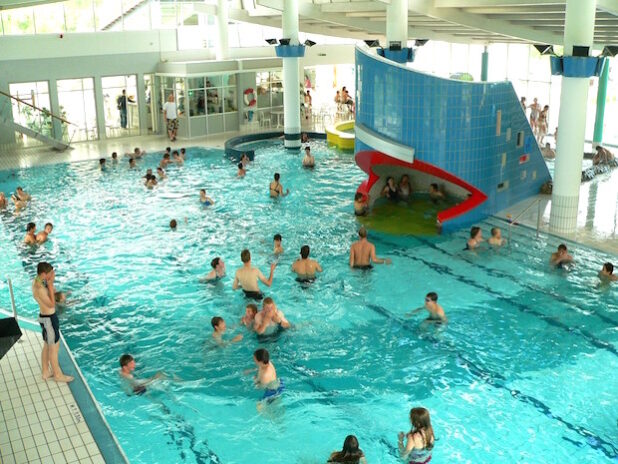 Das Familienbad Freier Grund wird auf Stand gebracht: Von Montag an bleibt das Hallenbad zwecks Grundreinigung und Renovierungsarbeiten drei Wochen lang geschlossen (Foto: Gemeinde Neunkirchen).