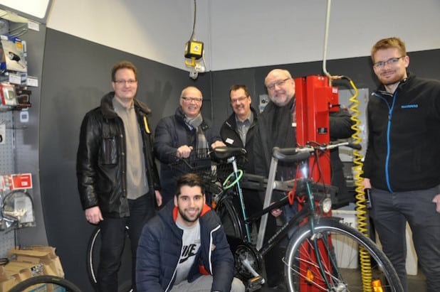 Lippstadt Ehrenamtliche reparieren Fahrräder für