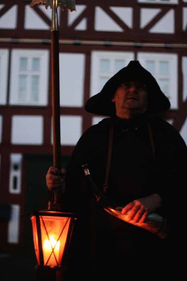 Am Samstag, 13. Februar 2016, ist der Burbacher Nachtwächter wieder unterwegs. Anmeldungen zur Nachtwächterführung nimmt die Tourist-Information der Gemeinde Burbach entgegen (Foto: Gemeinde Burbach).