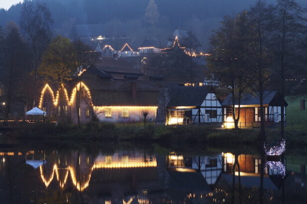 Das Freilichtmuseum Hagen bei Nacht (Foto: Fotogruppe Freilichtmuseum).