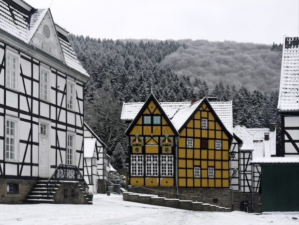 Historische Gebäude auf dem Museumsgelände (Foto: Fotogruppe Freilichtmuseum).