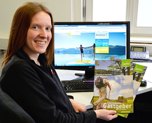 Nicole Pinke, Mitarbeiterin der Tourist-Information, verantwortlich für die Pflege der neuen Internetseite (Foto: Tourist-Information Meschede)