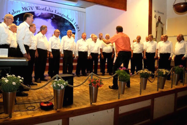 Auftritt bei der Veranstaltung "Stimmen des Sommers" in Sundern-Langscheid am Sorpesee - Foto: Albert Schneider