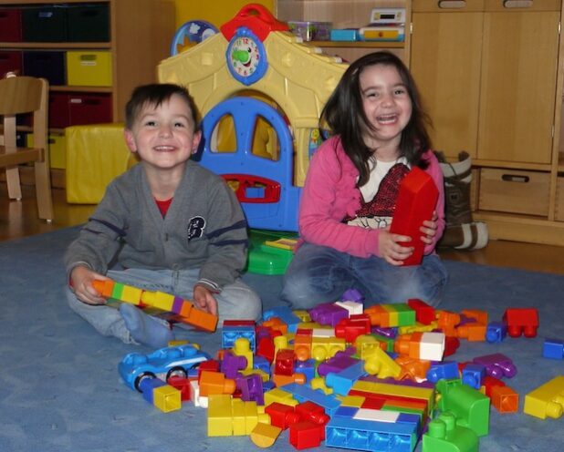 "Spaß im Kinderclub.jpg“ Ab dem 2. Mai können die Kinder auch dienstags nachmittags und samstags morgens im Attendorner Kinderclub spielen. Quelle: Hansestadt Attendorn 