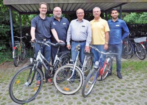 50 Fahrräder haben sie bereits für Flüchtlinge „flott gemacht“, jetzt hoffen sie auf weitere Gebrauchtradspenden, um weiterschrauben zu können. (Quelle: Stadt Lippstadt)