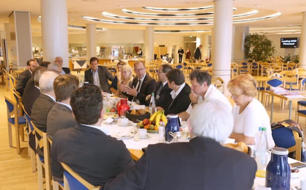 Südwestfalenfrühstück im Düsseldorfer Landtag Südwestfalenagentur mit Landtagsbgeordneten im Gespräch Foto: Anke Hesse 08.06.2016