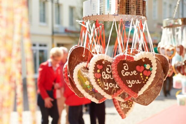 Das beliebte Attendorner Stadtfest am ersten September-Wochenende steht in diesem Jahr unter dem Motto „Heimat erleben“. Zwischen Hansenacht und dem Aktionstag des Einzelhandels ist das Stadtfest am 3. un 4. September die zweite Veranstaltung innerhalb des Attendorner Dreiklangs „Heimat genießen. Heimat erleben. Heimat shoppen“. Quelle: Hansestadt Attendorn