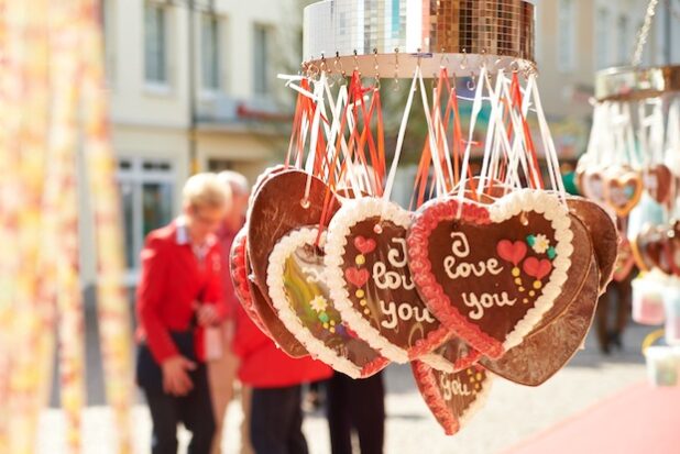 Das beliebte Attendorner Stadtfest am ersten September-Wochenende steht in diesem Jahr unter dem Motto „Heimat erleben“. Zwischen Hansenacht und dem Aktionstag des Einzelhandels ist das Stadtfest am 3. un 4. September die zweite Veranstaltung innerhalb des Attendorner Dreiklangs „Heimat genießen. Heimat erleben. Heimat shoppen“. Quelle: Hansestadt Attendorn 