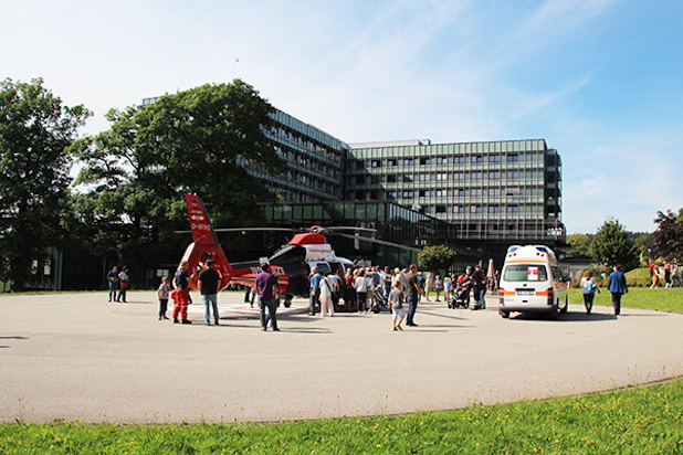 Publikumsmagnet zum Tag der offenen Tür: Der Rettungshubschrauber - Quelle: Klinikum Lüdenscheid