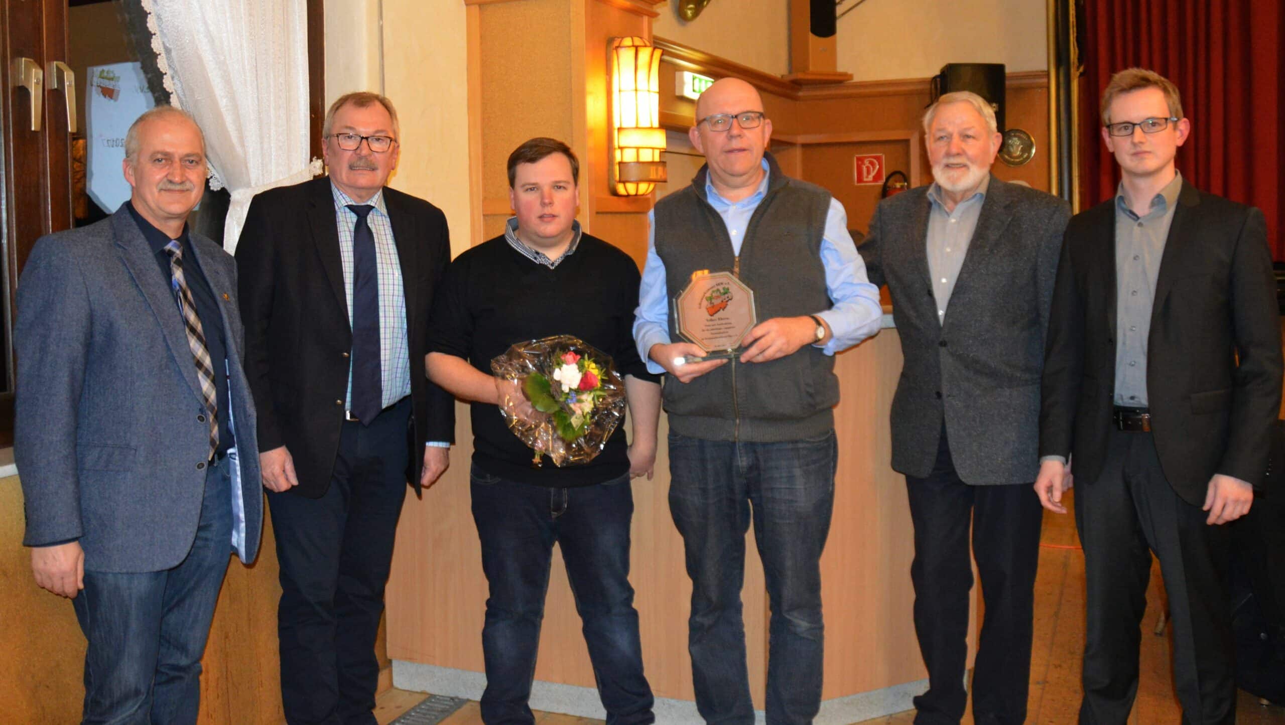 Foto von der Kreismusikverband Jahreshauptversammlung -Von links: Hermann-Josef Plassmann, Landrat Frank Beckehoff, Tobias Brömme, Volker Eberts, Herbert Tillmann und Peter Hebbecker.