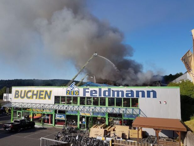 Bei dem Brand des Zweirad- und Landmaschinenbetrieb entstand hohe Sachschaden Bei dem Brand des Zweirad- und Landmaschinenbetrieb entstand hohe Sachschaden