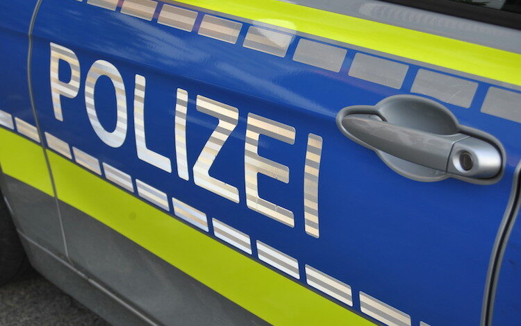 Polizei 3 56-Jähriger schwer verletzt Jogger Überfall Unfall Schusswaffe Passanten Motorradfahrer Ruhestörung 16 Jähriger-Rollerfahrer-Raubüberfall-Polizei-Telekom-Unbekannter-drogeneinfluss-alleinunfall-geldautomaten-Mann-wohnungseinbruch-drogen-Fahrerlaubnis-Vernehmung-Unfall-Sachschaden-Geldboerse-Frau-Projektil-Roller-McDonalds-Unfall Vernehmung Drogen-Betäubungsmittel-Motorradfahrer-Passanten-Wohnung-Rollerfahrer-Lippstaedter