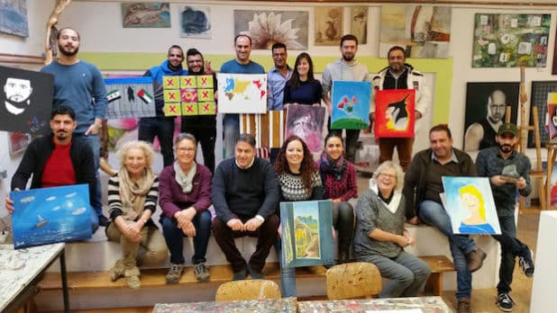 Iserlohn - Kunstwerke bei der Weihnachtsausstellung der Kunstfabrik casa b