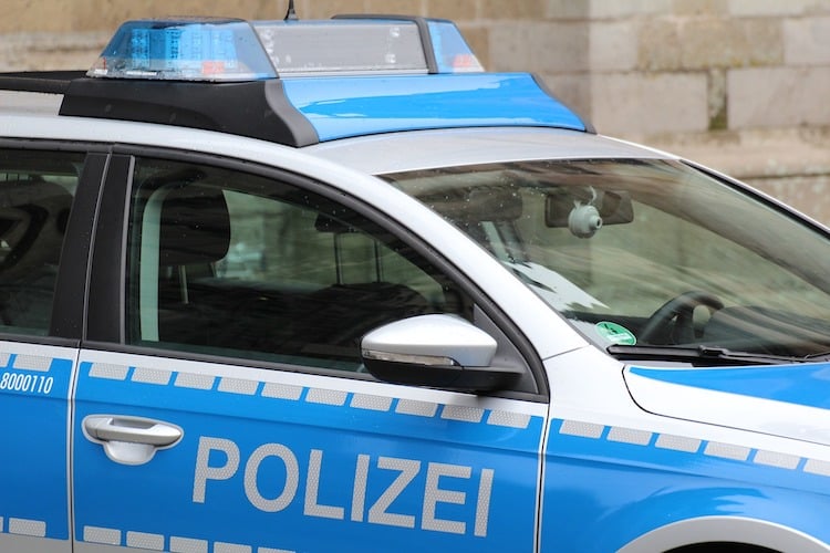 2019-10-31-Polizei-Einbrecher-PKW-Fahrerlaubnis-Autofahrer-Führerschein-Schwerpunkteinsatz-Schlägerei-Sprinter-verletzt-Wohnungseinbrecher-Wohnmobil-Messer-Radfahrer-Jungen-Wasserrohrbruch-Verkäuferin-Router-Jacken-Einsatz-Wohnung