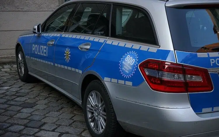2019-12-09-Diebesgut-Polizei-Einbrecher-Anhaenger