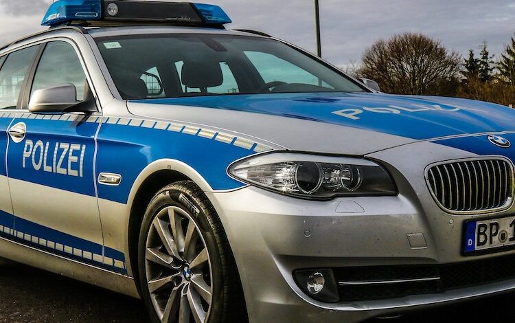2019-12-09-Polizei-Rathausplatz-Stein-Stichverletzung-Nachbarinnen