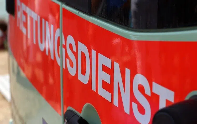 2020-01-23-Radmuttern-Alleinunfall-Rollerfahrer-Pkw-Brand-Pkw