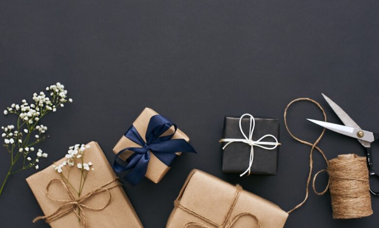 Ein Geschenk zu finden ist für viele nicht einfach. Dabei kommt es oft auch auf den Anlass an.