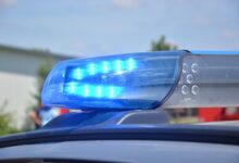 2020-07-06-Polizei-Auseinandersetzung-Biebertal-Arbeitsunfall-Verkehrsunfall-Hauptbahnhof-Rollerfahrer-Wohnung-Rock-Motorradfahrer-Gebuesch-Schaedlingsbekaempfer-Koerperverletzung-Streit-Sachschaden-Fiat-Imbiss-Projekt-Wenden-Boele-Roller-Ruhestörung-Oberarm-Motorrad-Stuhl-Knall-Holzstock-Eilpe-Widerstand-Jaehrige-Kindertagesstätte-Unbekannter-Ladendiebstahl-Sachbeschaedigungen-Geraeusche-Gehwegpoller-Unbekannte-Lippstaedter-Rochusstraße-Markthaendler-Musikgeschaeft-Pfefferspray-Fahrzeuge-Familien