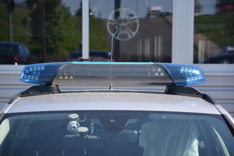 2020-07-06-Polizei-Polizistin-Betrueger-Auseinandersetzung-Feuerwache-Autowaschanlage-Behördenparkhaus-Bagger-Volme-Lipperoder-Fußgänger-Ermittlungen-Radweg-Baumarkt-Bewohner-Radlader-Einsatz-Polizeibeamte-Streifenwagenbesatzung-Abblendlicht