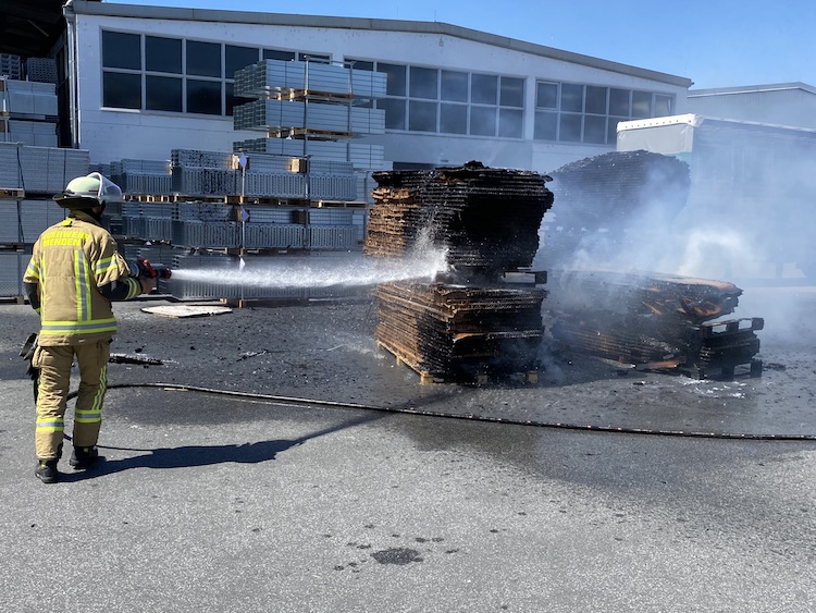 2020-07-24-Lagerhalle