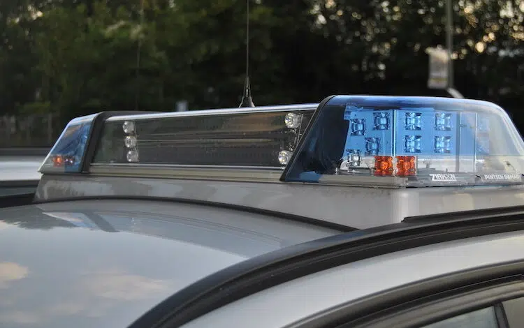 2020-08-04-Polizei-Zeugen-Frau-Messer-Motorradfahrer-Bodycams-Männer-Softair-Hinweise-Ladendiebstahl-Volme-Unfall-VW-Hauptbahnhof-Zivilbeamte-Radfahrer-Motorradfahrer-Mann-Mann-Schlägerei-Gullydeckel-Streitigkeiten-Spielhalle-Geschwindigkeitskontrolle-Grundstücksmauer-Exhibitionisten-Streit-Meinerzhagener-Roehrchen-Kind-Springmesser-Rollerfahrer-Auseinandersetzung-Auseinandersetzung-Schlaegerei-Wohnungseinbrueche-Unbekannter-Schlaegerei-Streitigkeiten-Sportwagen-Sieperting-Kismet-Einbruch-Drogenküche-Gewalt-Schwimmbad-Container-Explosion-Datendiebe-Exhibitionist-Mercedes