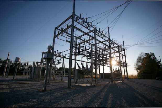 Die Politik hat die Problematik der steigenden Energiepreise erkannt. Je nach Land in Europa wird mit unterschiedlichen Maßnahmen darauf reagiert. Die Politik hat die Problematik der steigenden Energiepreise erkannt. Je nach Land in Europa wird mit unterschiedlichen Maßnahmen darauf reagiert.