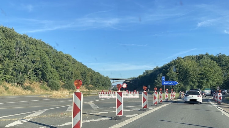 2022-09-26-Luedenscheid-Sperrung-A45-Bundesverkehrsministerium-Lkw-Verkehr-Planungsbeschleunigung-Talbruecke-Rahmede-Sprengung