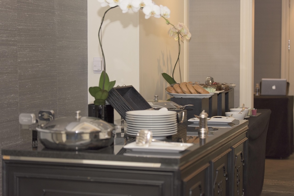 Klassische Silberaccessoires.